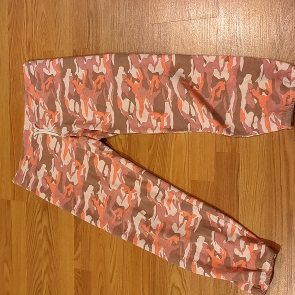 Monrow Camo Sweatpants in Pink Camo - Picture 1 of 6